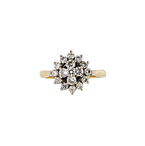 Lot 67 - An 18ct gold diamond cluster ring