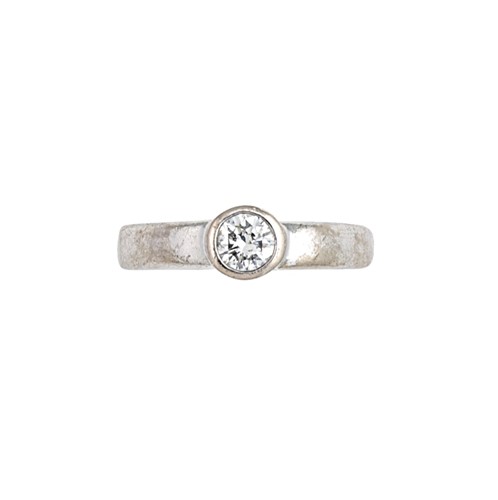 Lot 184 - An 18ct gold single stone diamond ring