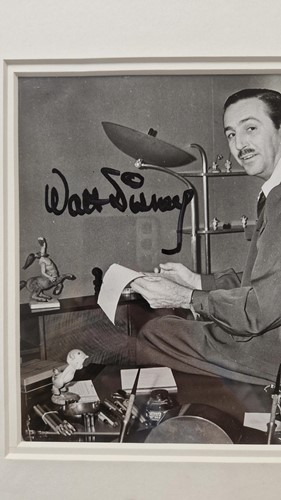 Lot 27 - Walt Disney, circa 1940s