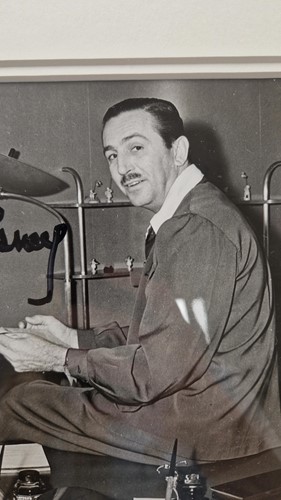 Lot 27 - Walt Disney, circa 1940s