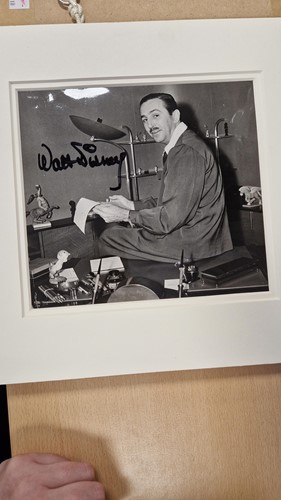 Lot 27 - Walt Disney, circa 1940s