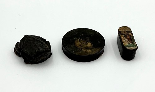 Lot 121 - Two 19th century papier maché snuff boxes and...