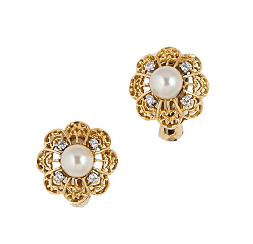 Lot 32 - A pair of cultured pearl and diamond ear clips