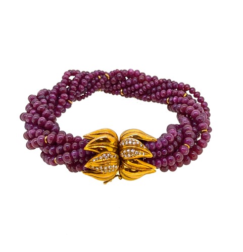 Lot 154 - A ruby bead bracelet