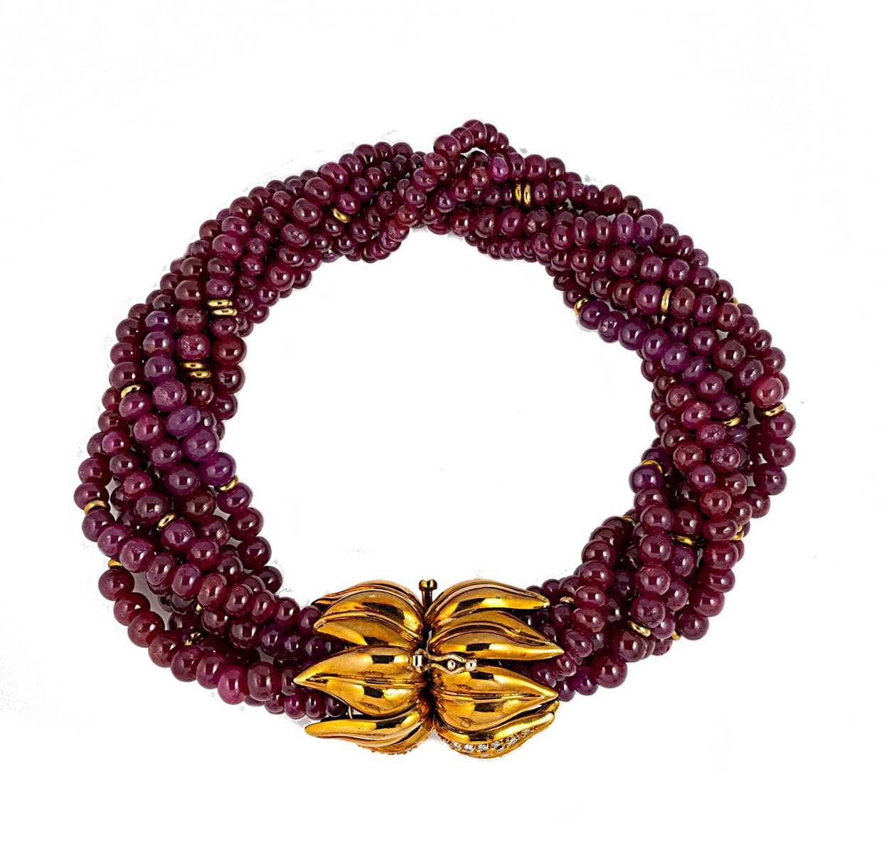 Lot 154 - A ruby bead bracelet
