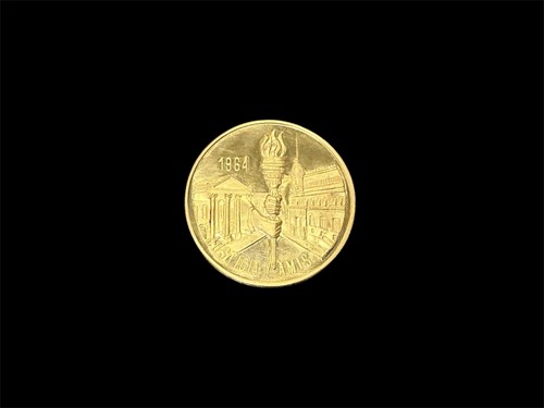 Lot 188 - Mexico - A gold 50 peso size commemorative 'Chamizal' coin