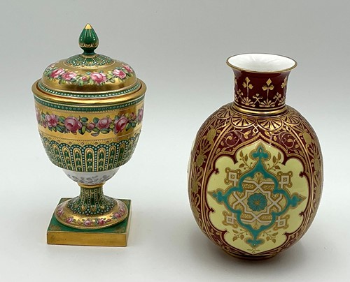 Lot 5 - A Royal Crown Derby gilt decorated vase 19cm...