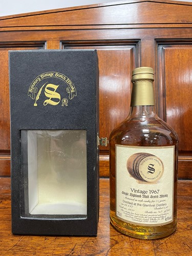 Lot 136 - Glenlivet Signatory Vintage 1967 Single Highland Malt Scotch Whisky