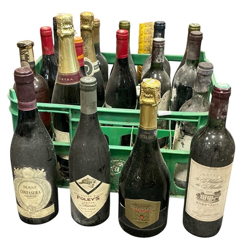 Lot 700 - Various drinking wines.