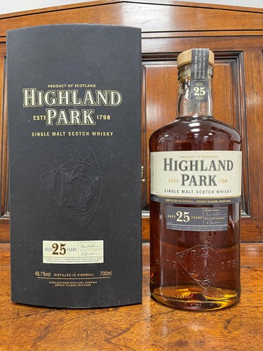 Lot 82 - Highland Park 25 Year Old Single Malt Scotch Whisky