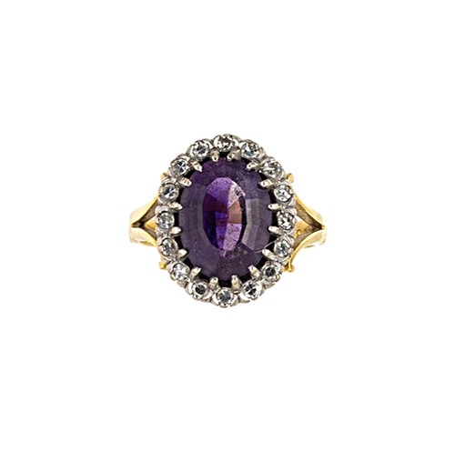 Lot 79 - An amethyst and diamond cluster ring