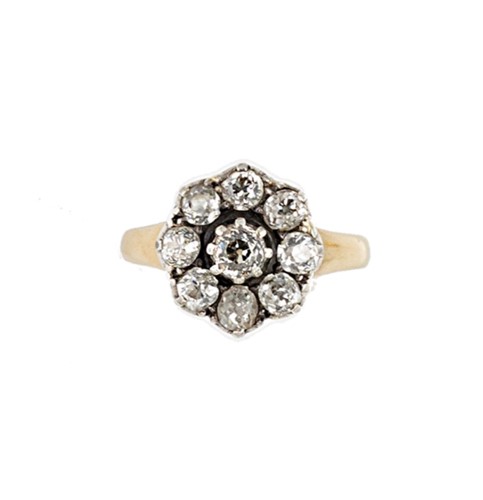 Lot 160 - A Victorian diamond cluster ring