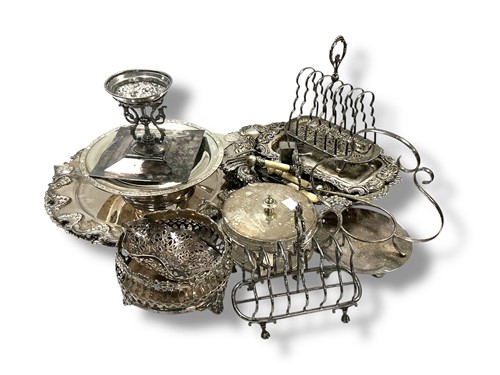 Lot 227 - A collection of silverware including toast...