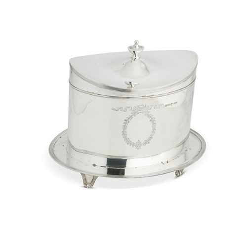 Lot 435 - An Edward VII silver tea caddy with integral stand