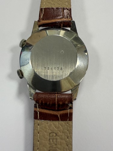Lot 256 - Jaeger-LeCoultre - A steel 'Memovox' alarm wristwatch