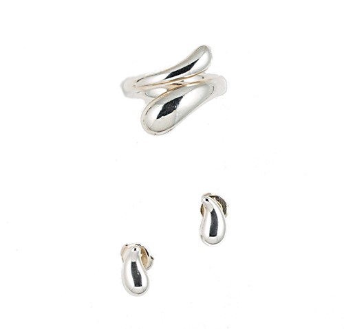 Lot 4 - Elsa Peretti for Tiffany & Co. - a teardrop ring and pair of ear studs