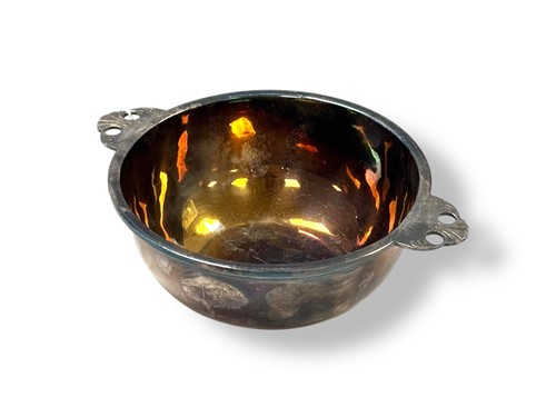 Lot 200 - Christofle, a silverplated porringer