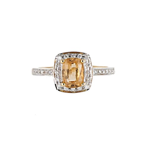 Lot 47 - An 18ct gold garnet and diamond ring
