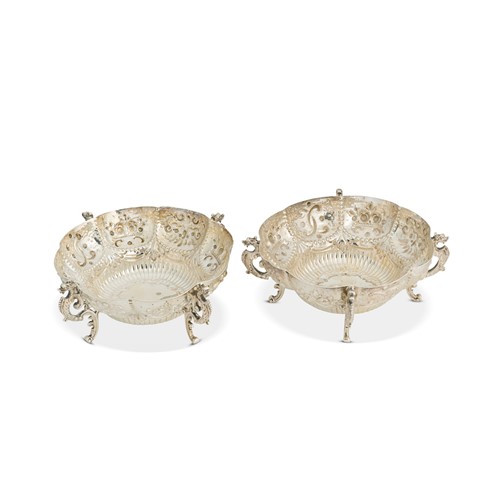 Lot 415 - A pair of Victorian silver bon bon dishes