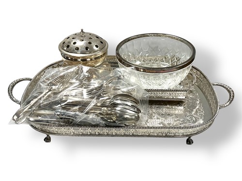 Lot 214 - A collection of silverware including flatware,...