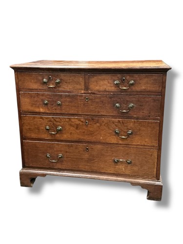 Lot 428 - An oak chest of drawers, 89 x 102 x 54cm