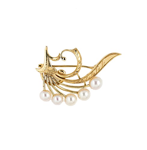 Lot 34 - Mikimoto - A cultured pearl floral brooch