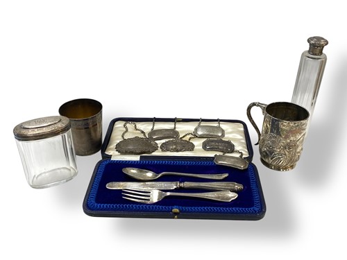 Lot 287 - A small collection of silverware including...