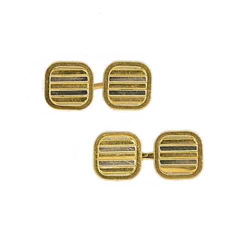 Lot 172 - A pair of two colour cufflinks