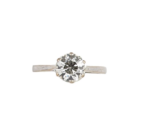 Lot 207 - A mid 20th century diamond solitaire ring