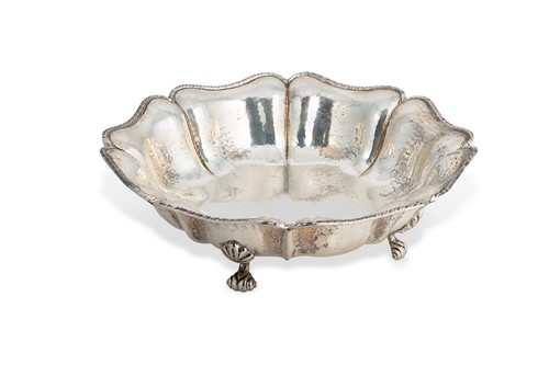 Lot 376 - An Italian metalwares silver fruit bowl
