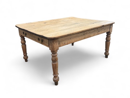Lot 512 - An early 19th century pine kitchen preparation...