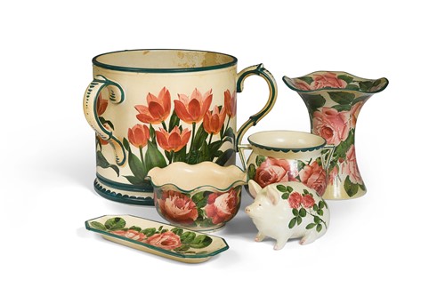 Lot 58 - A collection of six Wemyss pottery items