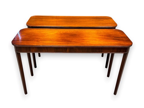 Lot 649 - A pair of Regency style mahogany hall...