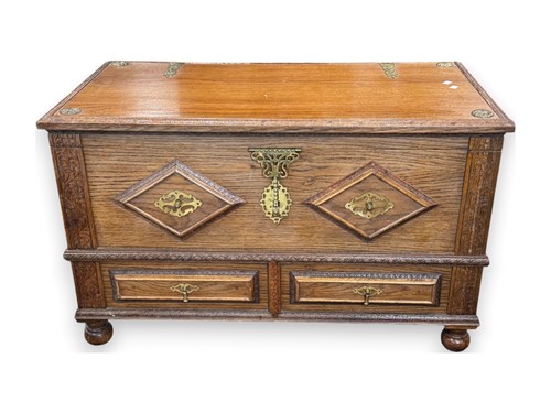 Lot 546 - Oak blanket chest, the sides and front set...