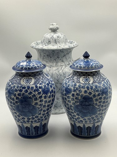 Lot 79 - A modern pair of blue and white Chinese style...