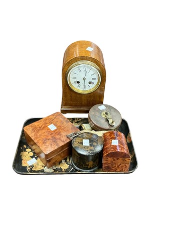 Lot 224 - Group of collector's items to include;...