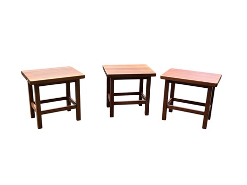 Lot 527 - A pair of contemporary mahogany occasional...