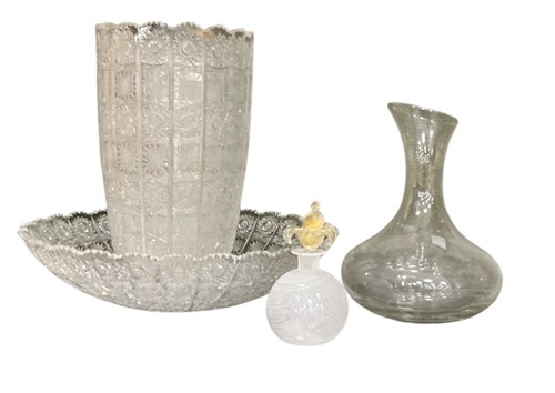 Lot 16 - A glass wine-decanting carafe, 23cm high, a...