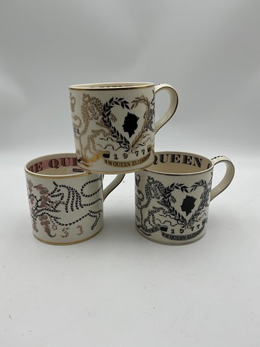 Lot 34 - A Wedgwood 1953 Coronation mug and two...