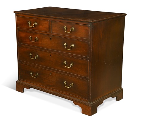 Lot 470 - A George III mahogany chest of drawers
