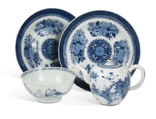 Lot 5 - A Nanking Cargo porcelain bowl, circa 1752