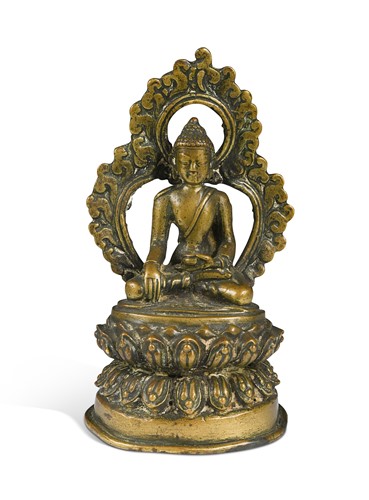Lot 72 - A Sino-Tibetan bronze figure of Amitayus, 18th/19th century