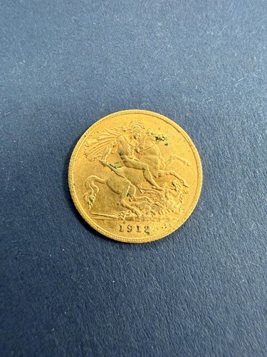Lot 138 - A 'King's Head' half sovereign