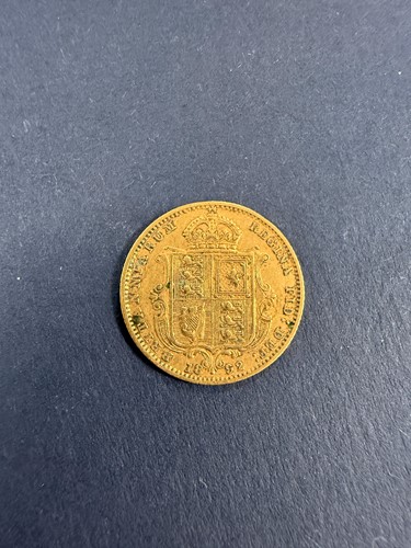 Lot 135 - A Victoria 'Jubilee Head Shield Back' half sovereign