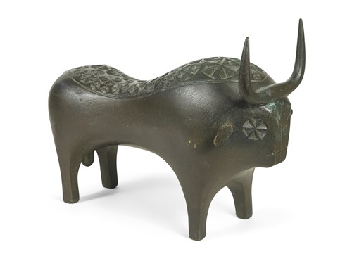 Lot 159 - In the manner of Aldo Londi, a bronze model of a bull, circa 1940