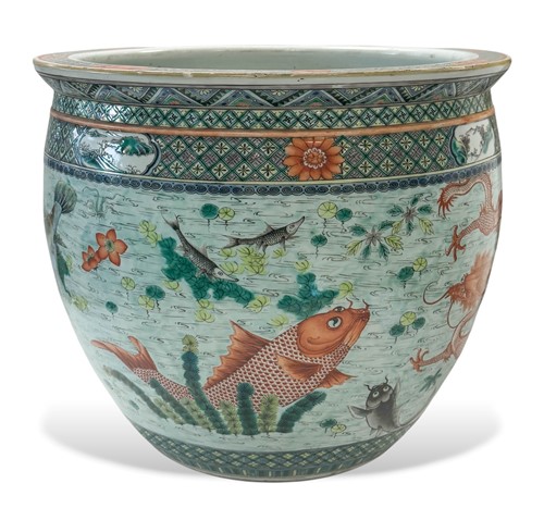 Lot 23 - A Chinese famille verte porcelain fish tank, late Qing Dynasty circa 1900