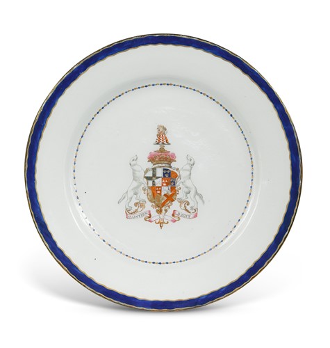 Lot 8 - A Chinese armorial export plate, Qianlong, circa 1795