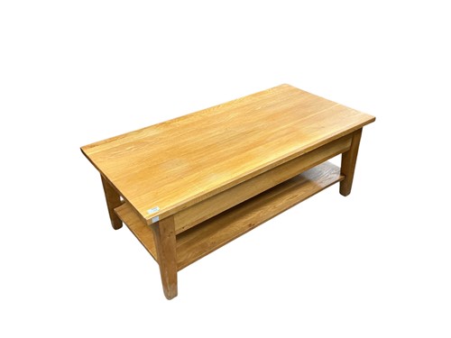 Lot 436 - A modern pale oak coffee table 61 x 123 x...
