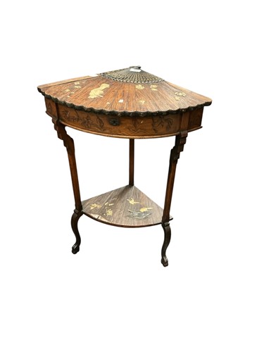 Lot 442 - A 20th century fan topped corner table with...