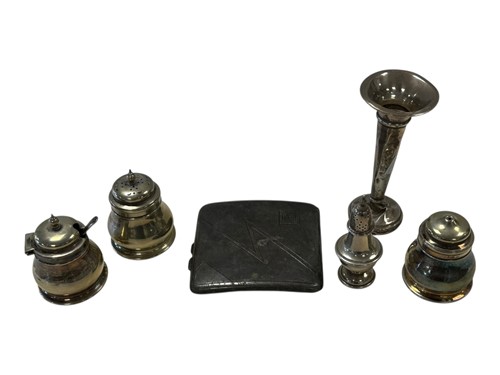 Lot 276 - A silver cigarette case, caster and specimen...